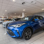 Vehículos en exposición en la sede de la compañía