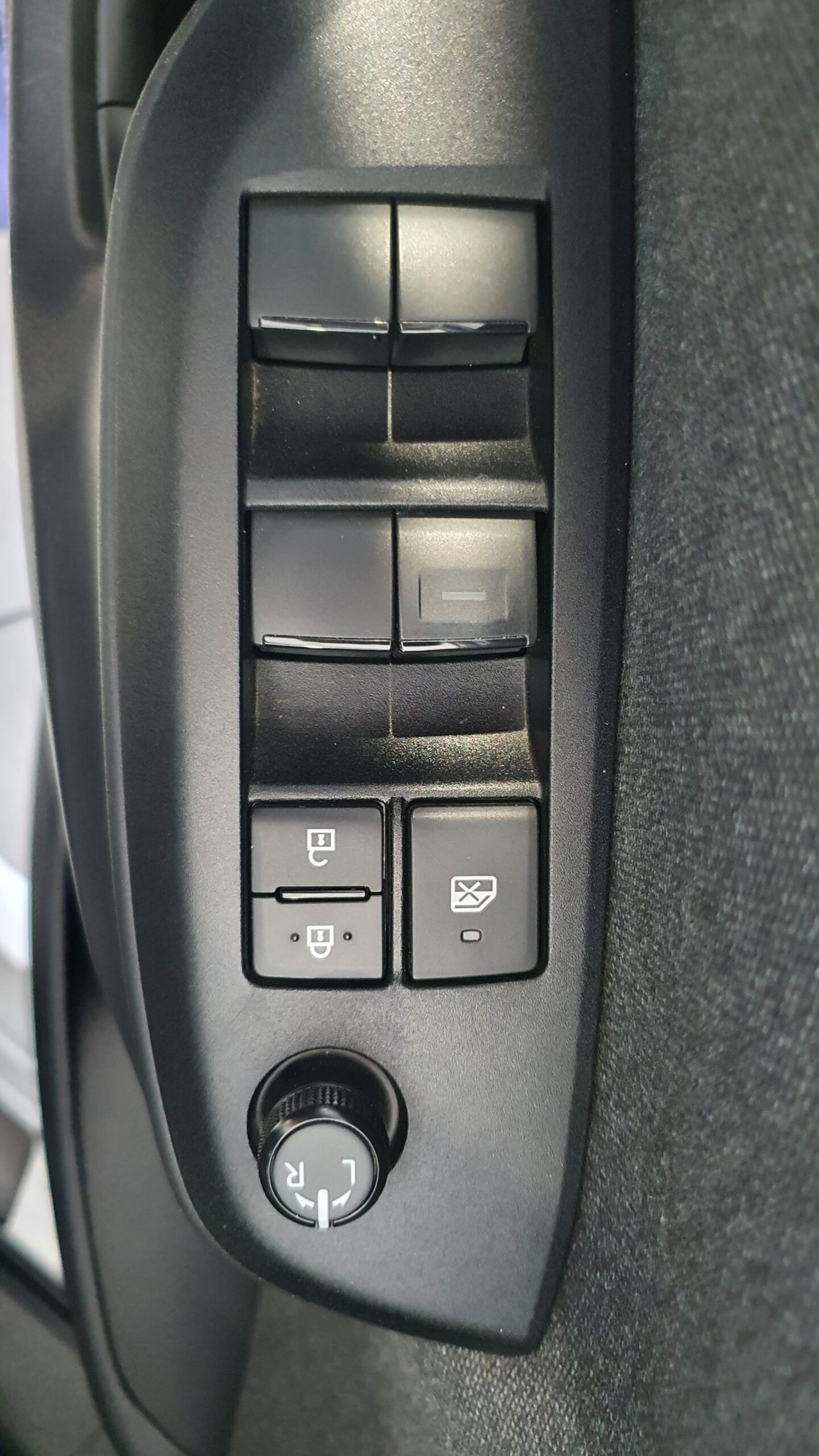 TOYOTA YARIS CROSS 1.5 115CV HI-MOVE interior