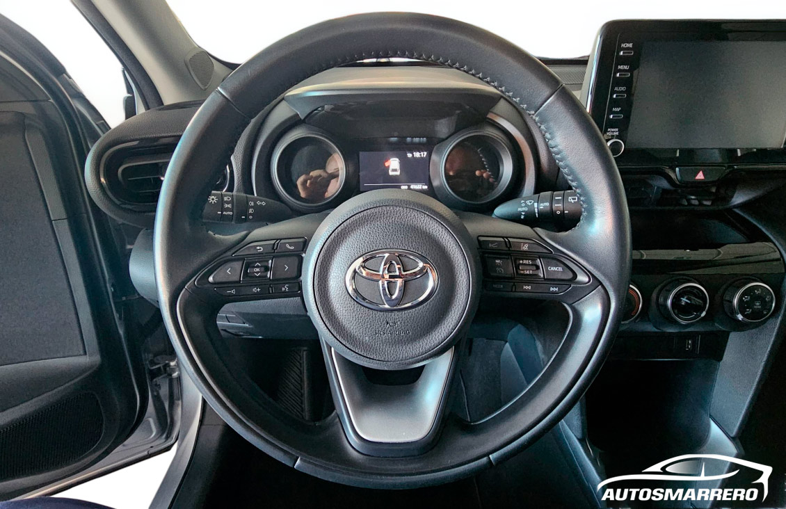 TOYOTA YARIS CROSS 1.5 115CV BASALTO Volante
