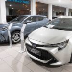 un coche azul y otro gris- autos marrero